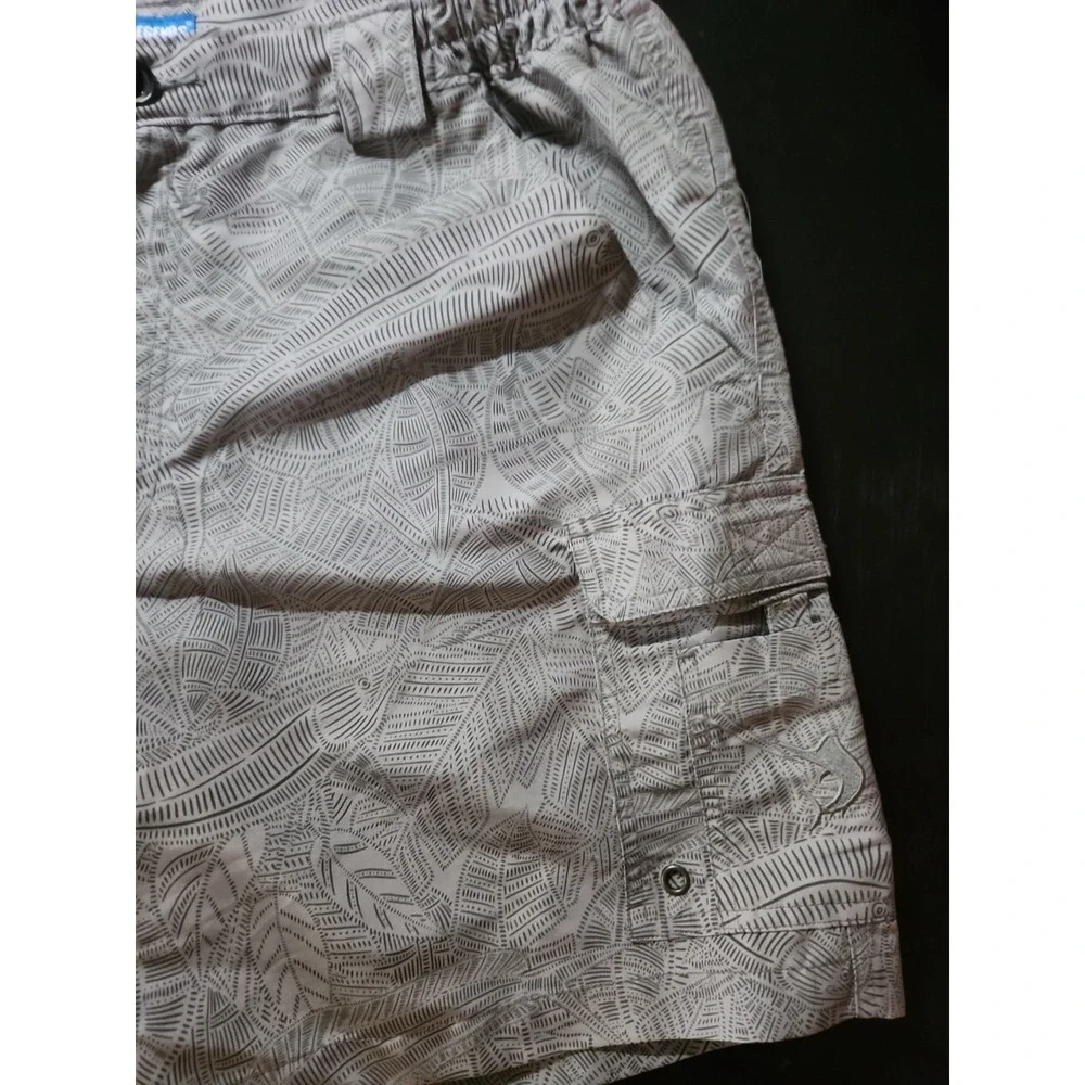 Reel Legends Performance Outfitters  Mens (L) Gray Pattern